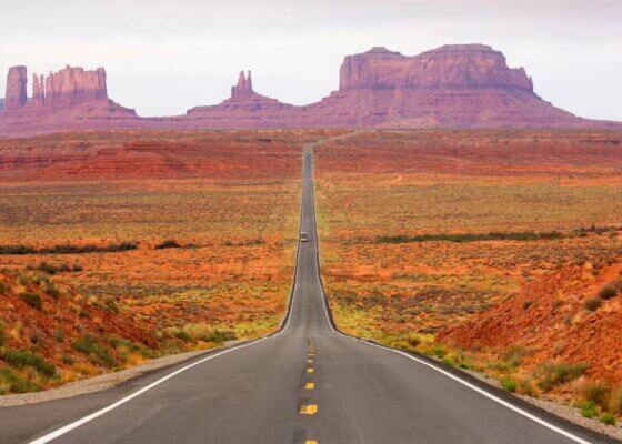 Highway in Monument Valley - Travel Deals from the USA - Wake Up Here
