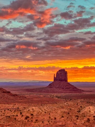 Monument Valley Sunset - Colorado, USA - Travel Deals from the USA - Wake Up Here